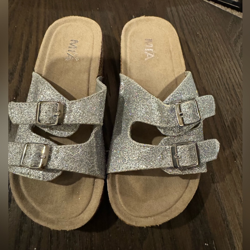 Girls Mia Glitter Slides Brand New size 1 youth